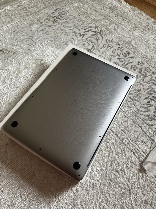 Продается Macbook Air 13 256гб 2020