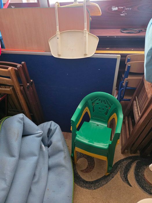 Vand mobilier scolar