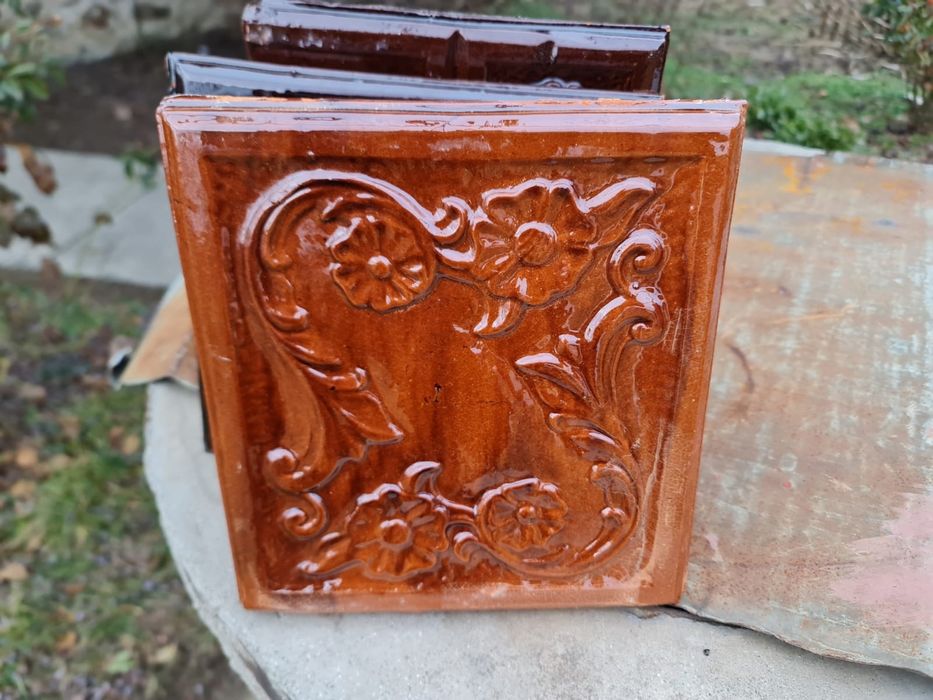 Vând pentru 2 sobe cahle (placi+colturi)sobe teracota noi,7 rânduri.