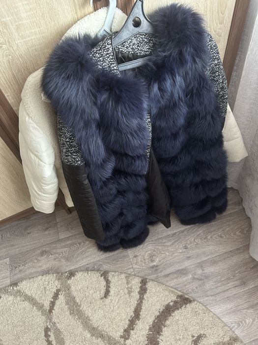 Продам меховую желетку