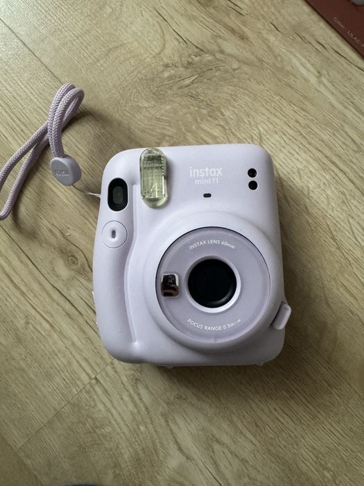 Продам Instax mini 11