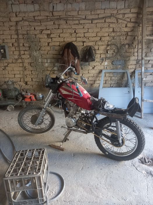 Moto sotiladi srochni pul zarur