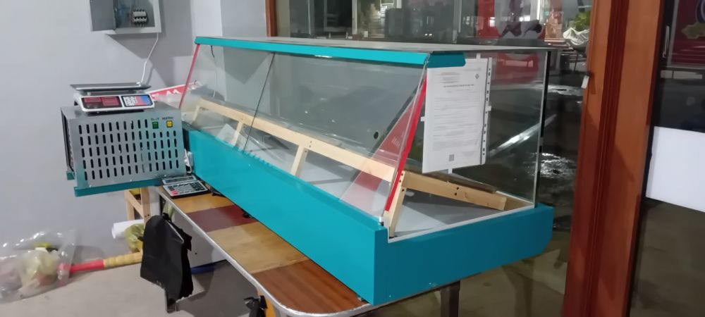 Ветрина холодильник