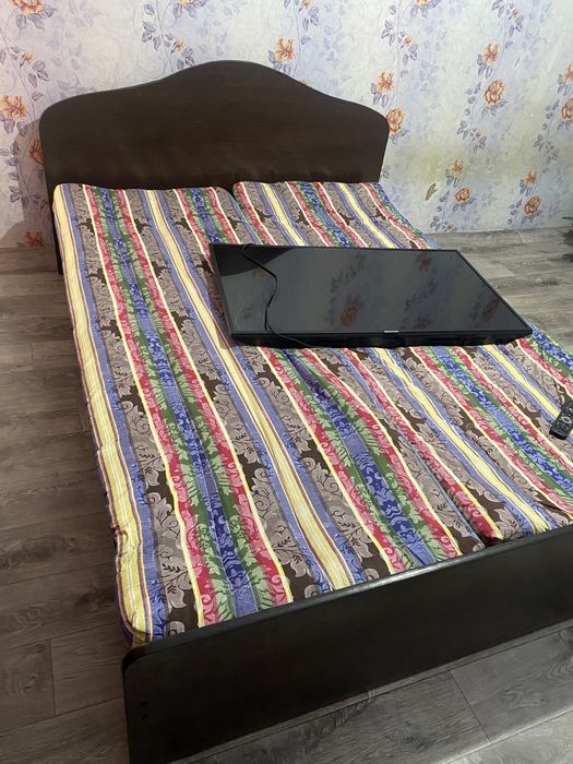 Кровать в хорошем состоние