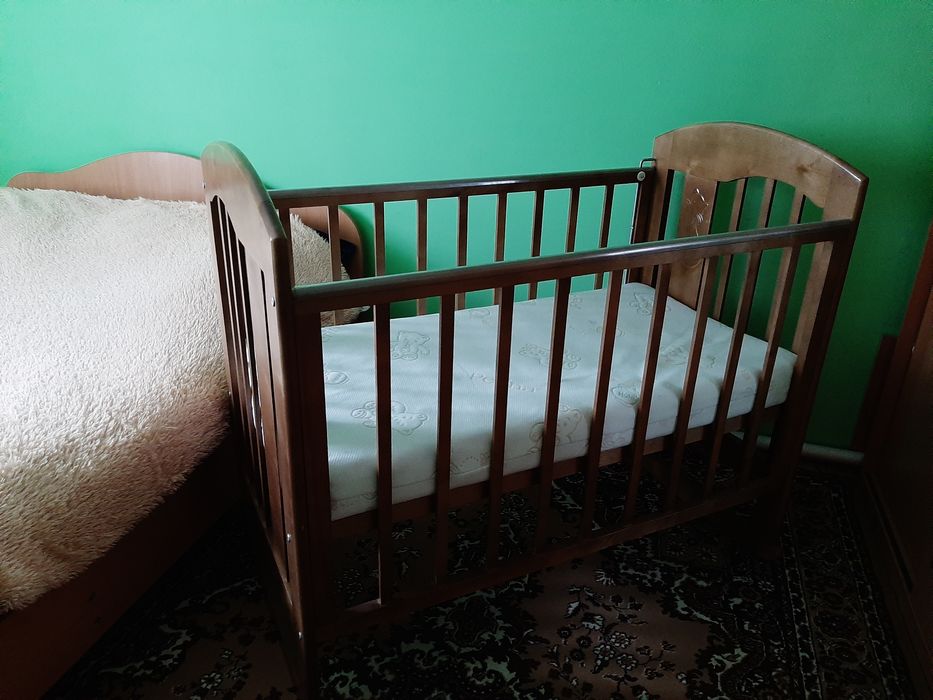 Продам детскую кроватку