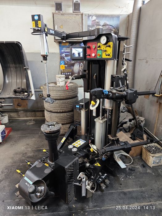 Hofmann Monty 8800- машина робот за RUN FLAT гуми