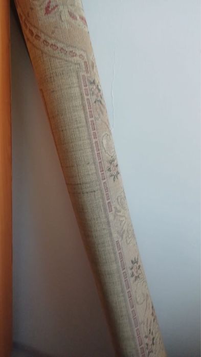 Продается зеленый б/у ковер