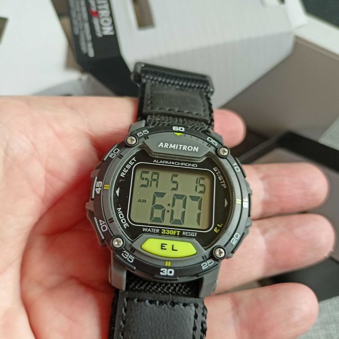 ARMITRON USA, чисто нов, супер подсветка и добра алтернатива на Casio