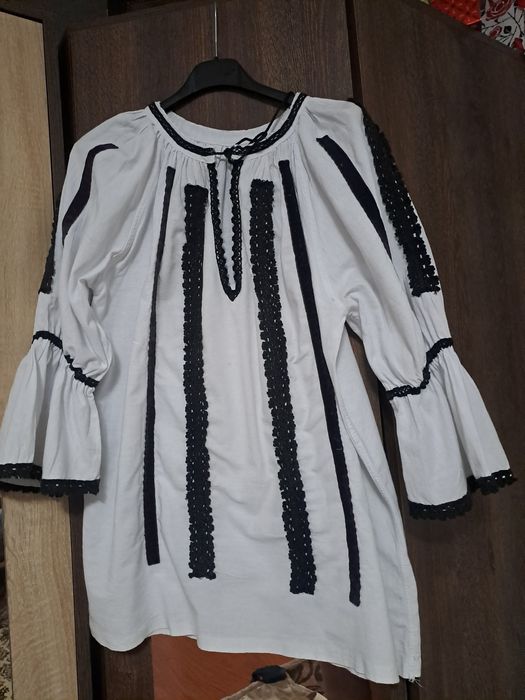 Costum popular tradițional