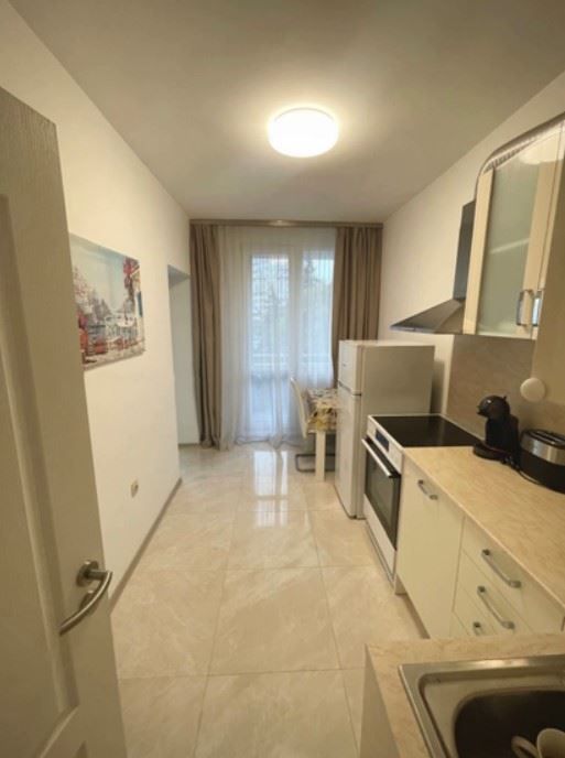 Дава се под наем Тристаен апартамент в София, Стрелбище - 100 кв.м за 896.58 € - Снимка #2