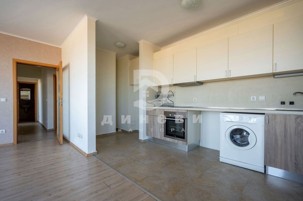 Тристаен апартамент в Кършияка