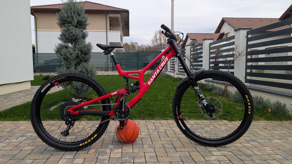 Santa cruz v10 olx on sale