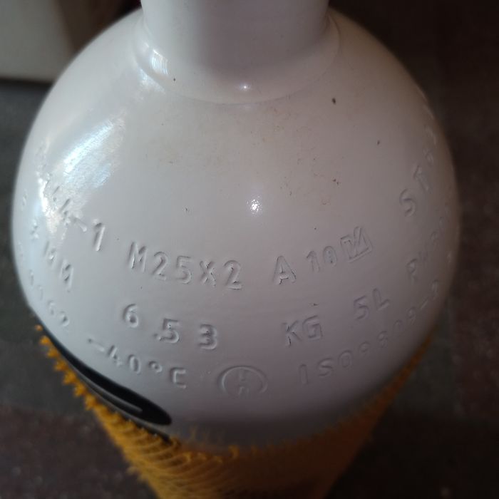 Продавам желязна бутилка - 1 брой - 5L - 300 BAR - АТМОСФЕРИ работно налягане