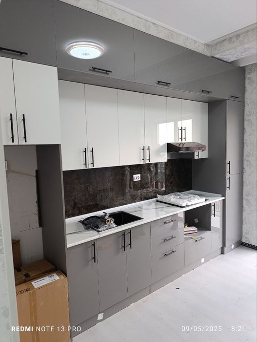 Zakaz mebel siz xoxlagan turdagi va rangdagi oshxona m