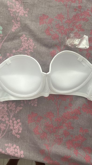 Нов бял сутиен 85B