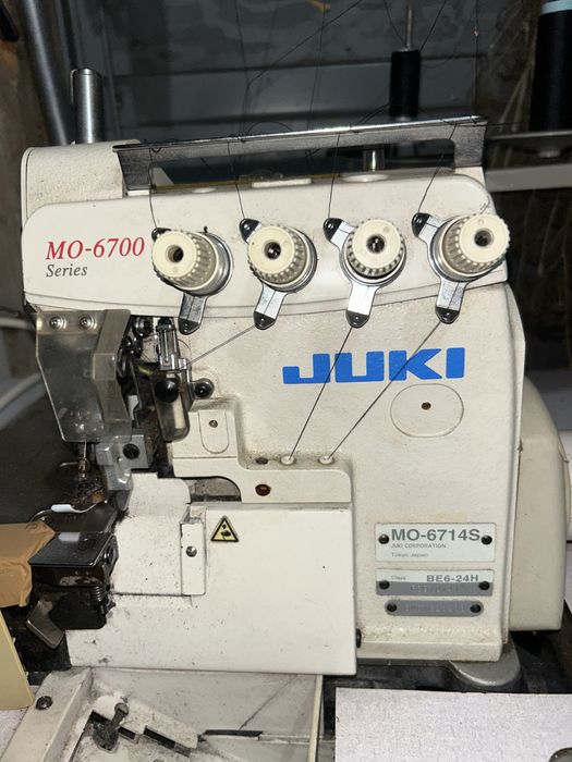 Masina de cusut JUKI MO 6700