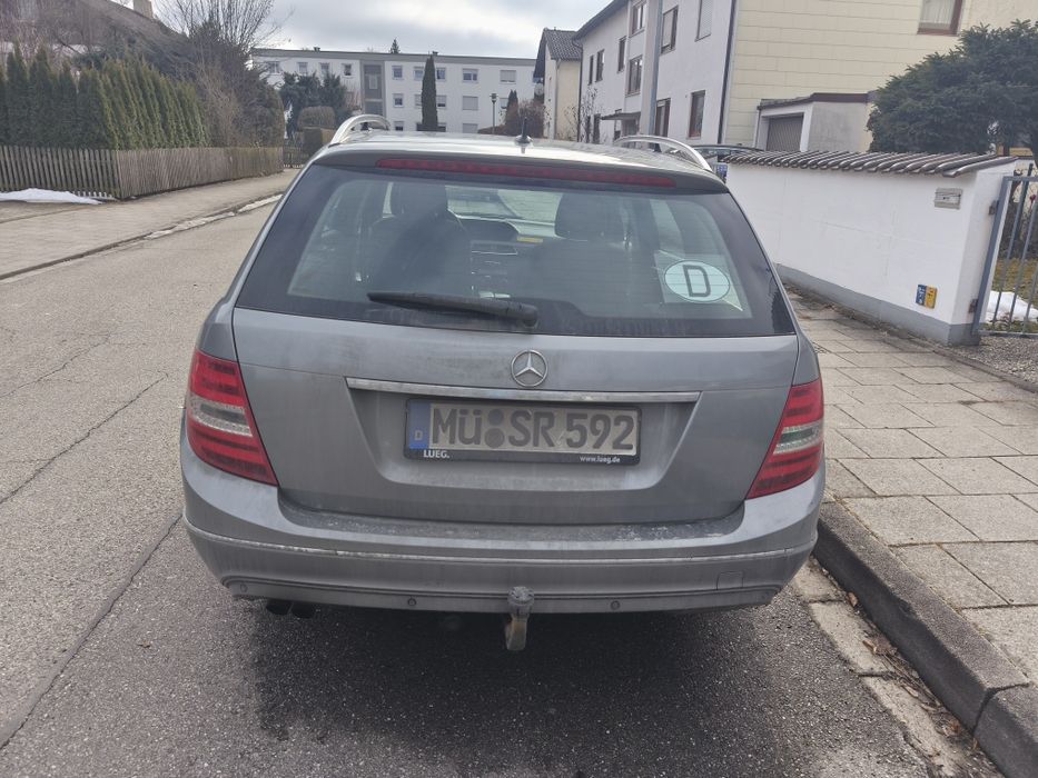 Vând Mercedes Benz C200 diesel 2.2 l break