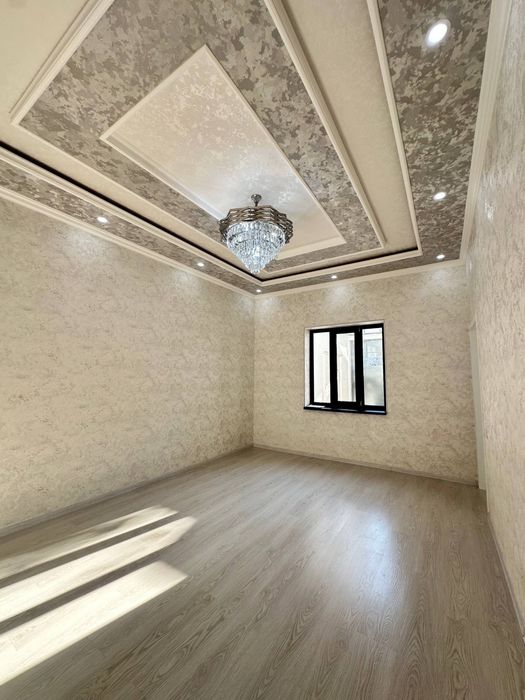 Uchaska sotiladi 5 xona 1 metro bekat