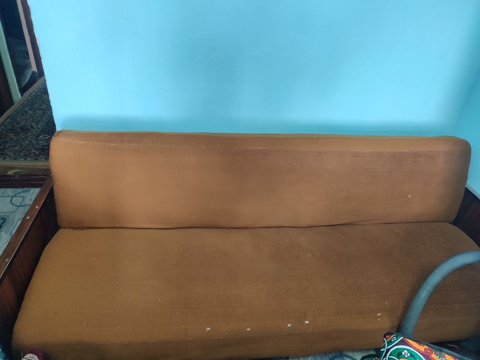 Divan yigʻiladi, yoyiladi