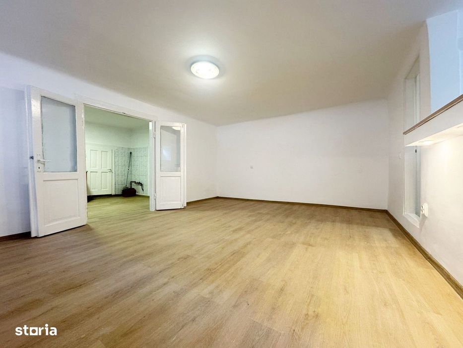 Apartament la demisol 60 mp utili - Str Einstein - Central