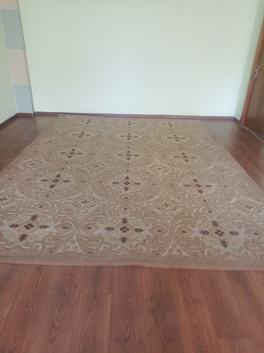 Продам ковер в хорошем состояние