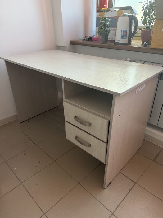 Стол офисный с ящиками