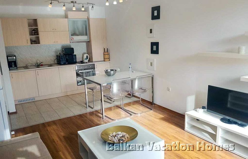 Продава се Двустаен апартамент в Бяла - 143 кв.м за 378 €/кв.м - Снимка #3