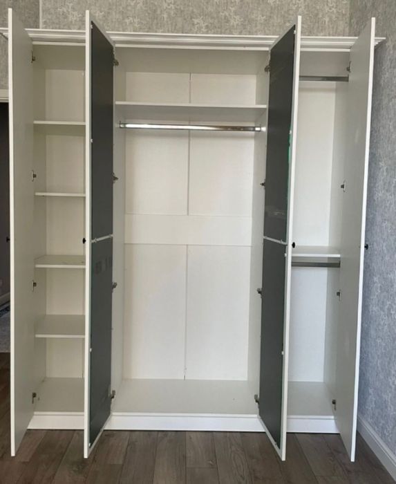 Продам Шкаф распашной