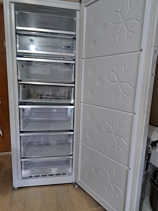 Продам морозильник