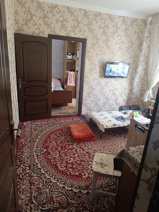 Дом сотилади Тош шахар Сергели туман 4 этажли дом 3 кават халати яхши