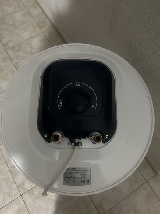 Продам бойлер Аристон за 13,000 тысяч