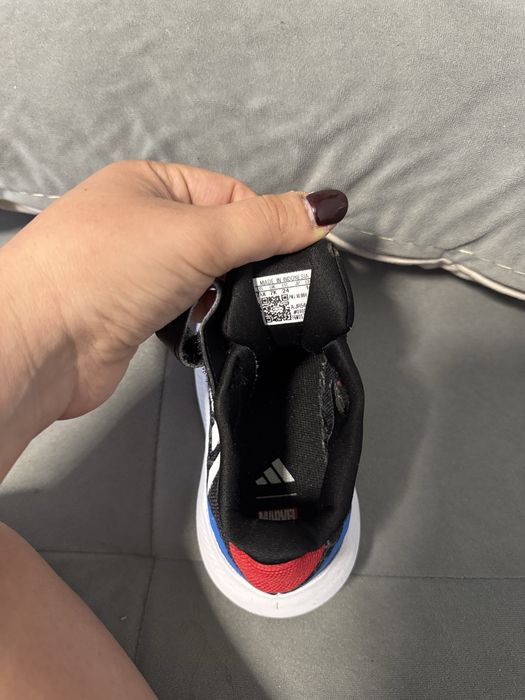 Детски маратонки adidas-spiderman