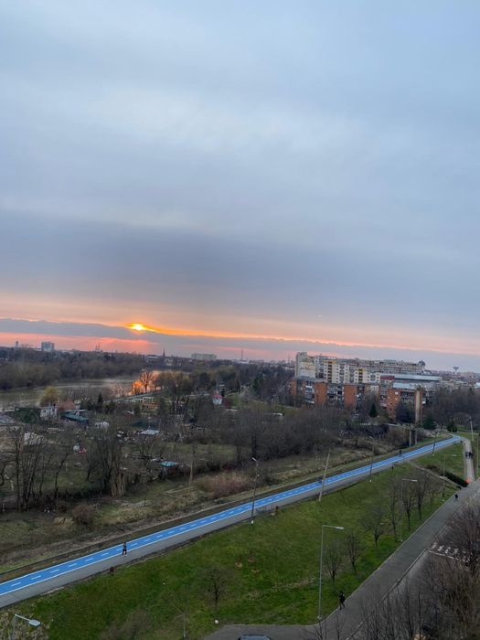 Dau in chirie  apartament 4 camere pe Malul Muresului