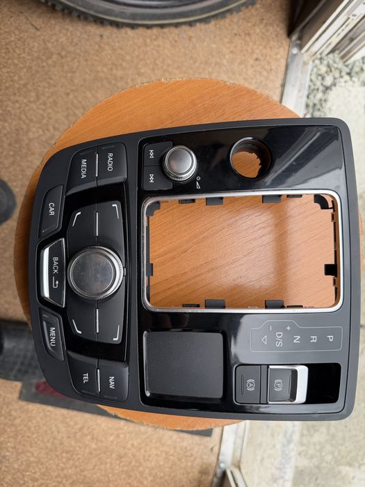 Consola  radio audi a6 c7