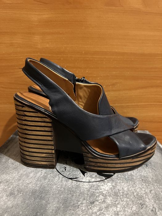 Босоножки женские