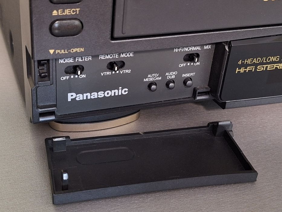 Видеомагнитофон Panasonic NV-HD100EE Hi-Fi Stereo