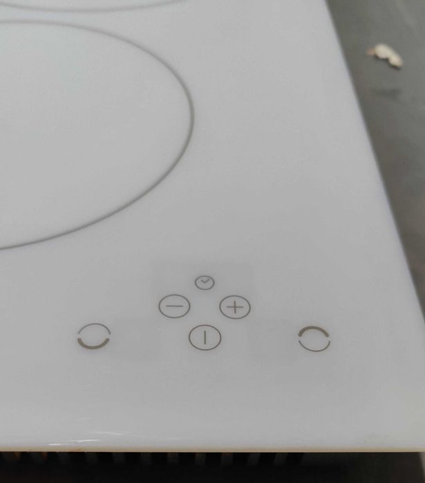 Индукционен плот за вграждане Hansa BHIW 38377