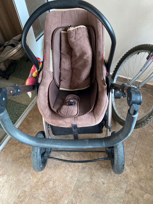бебешка количка .