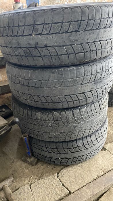 Продам диски с шинами r16