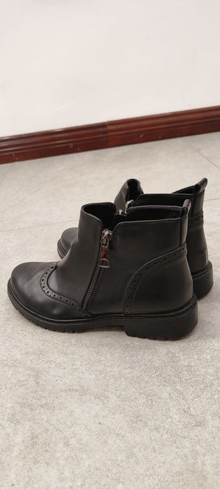 Продам женские ботинки 37 размера