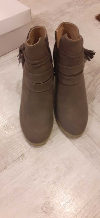 Ghete gri, piele intoarsa, mas 39, noi