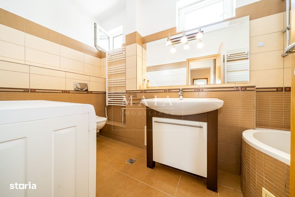 Apartament 3 camere decomandate, etaj 3, cartierul Strand