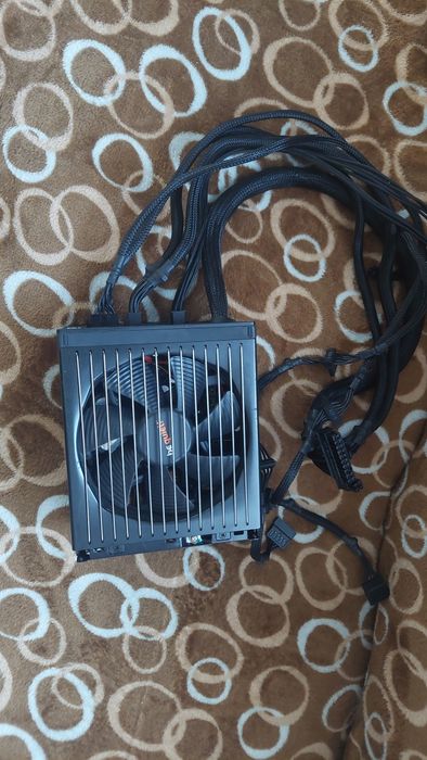 Sursă be quiet! Dark Power Pro 11 750W Platinum – Defectă / Pentru piese sau reparație