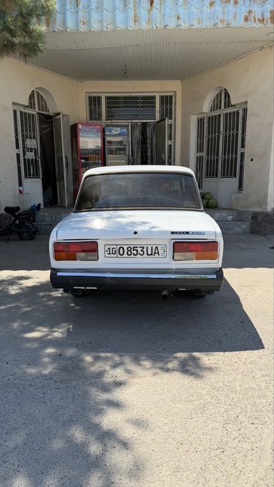 Lada vaz 2107 yili 2000