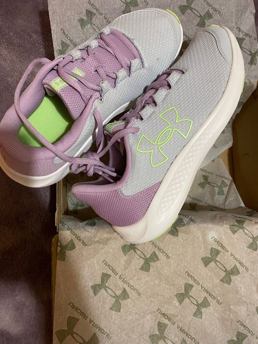 Маратонки Under Armour дамски  39р чисто нови