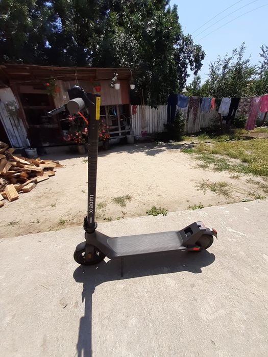 Vand trotineta xiaomi !