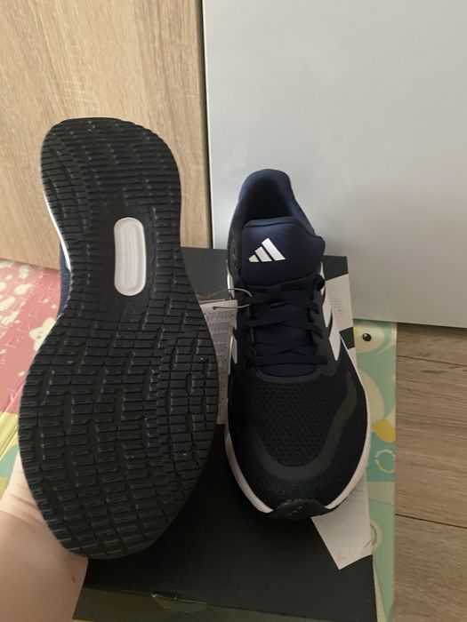 Adidasi Adidas