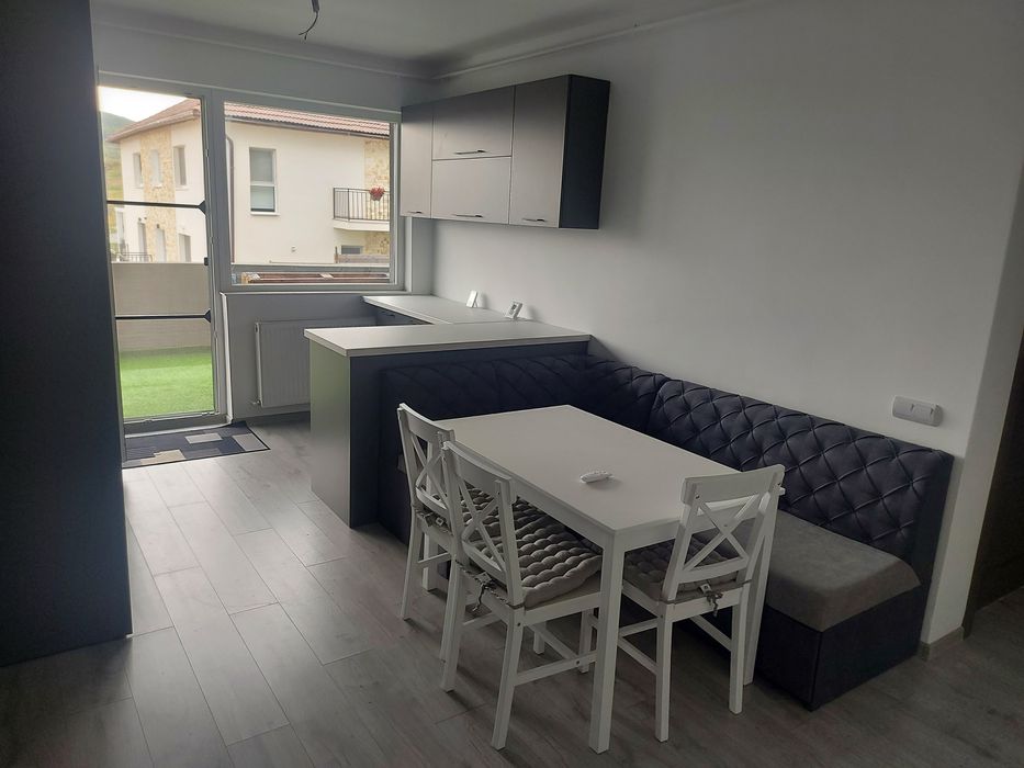 Vand apartament sau inchiriez zona Teilor!