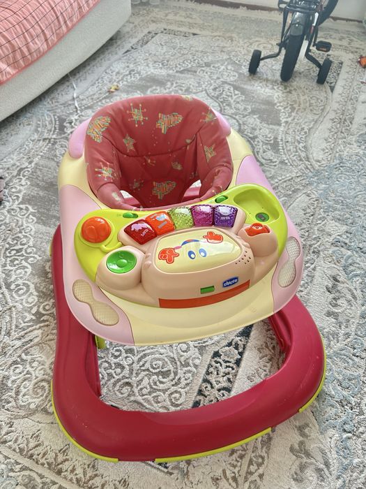 Ходунок для малыша Chicco