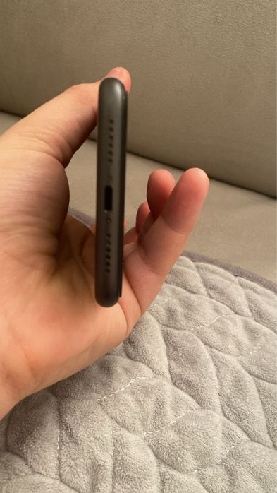 Продам iPhone 11